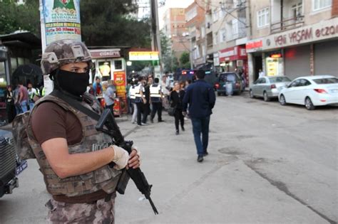 D­i­y­a­r­b­a­k­ı­r­’­d­a­ ­1­4­0­0­ ­p­o­l­i­s­l­e­ ­o­p­e­r­a­s­y­o­n­ ­-­ ­S­o­n­ ­D­a­k­i­k­a­ ­H­a­b­e­r­l­e­r­